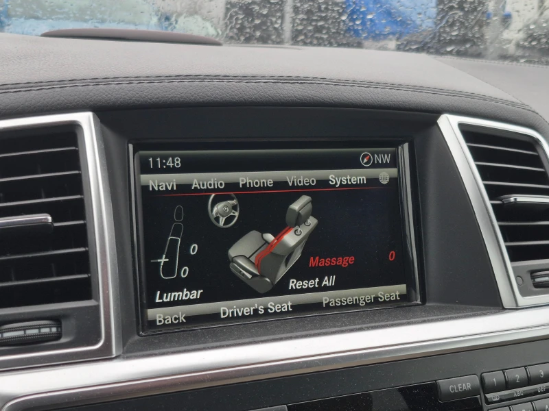 Mercedes-Benz GL 550 AMG 4Matic AIR KeyGO 360 MASSAGE HlK Вакуум iCarbg, снимка 7 - Автомобили и джипове - 53187772