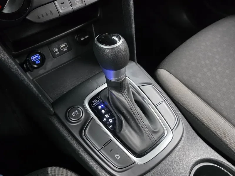 Hyundai Kona 1.6, снимка 9 - Автомобили и джипове - 54627057