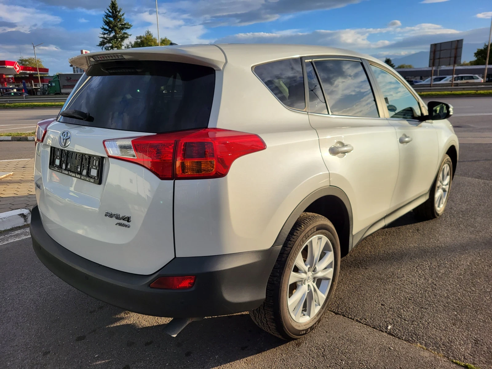 Toyota Rav4 2.2 D-CAT 4Х4 ВСИЧКИ ЕКСТРИ НОВ ВНОС ИТАЛИЯ   - изображение 5