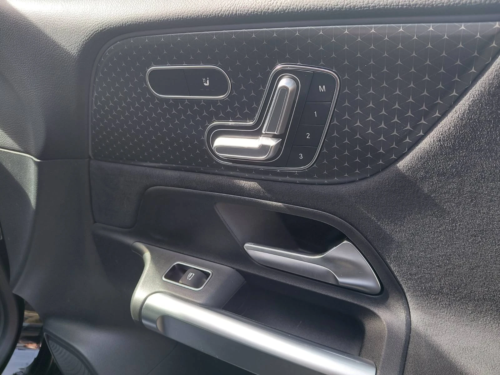 Mercedes-Benz GLB 220d 4MATIC 6+ 1 ����� | Mobile.bg � ����������� 12