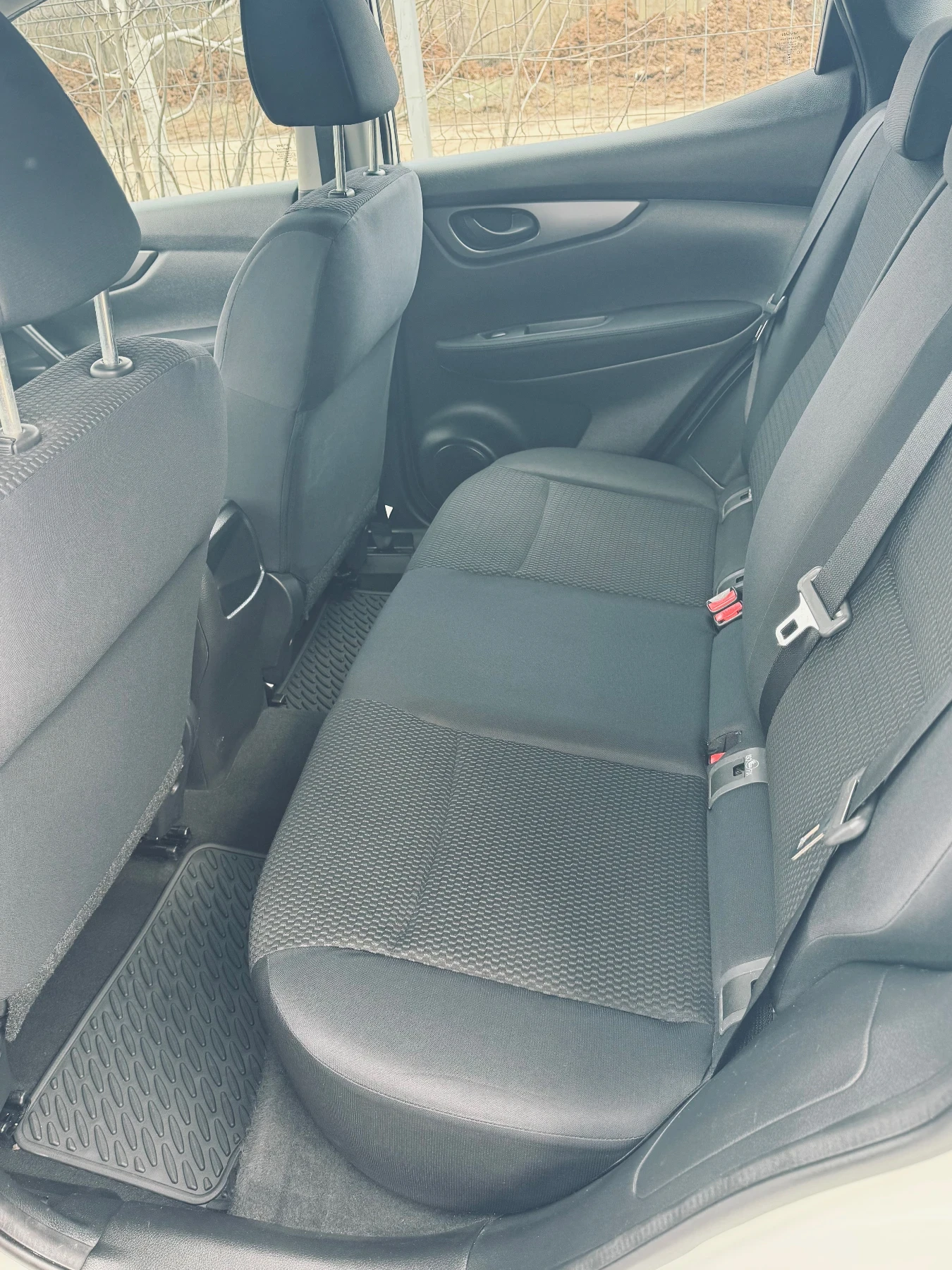 Nissan Qashqai 1.5 DCI NAVI, снимка 9 - Автомобили и джипове - 53603302