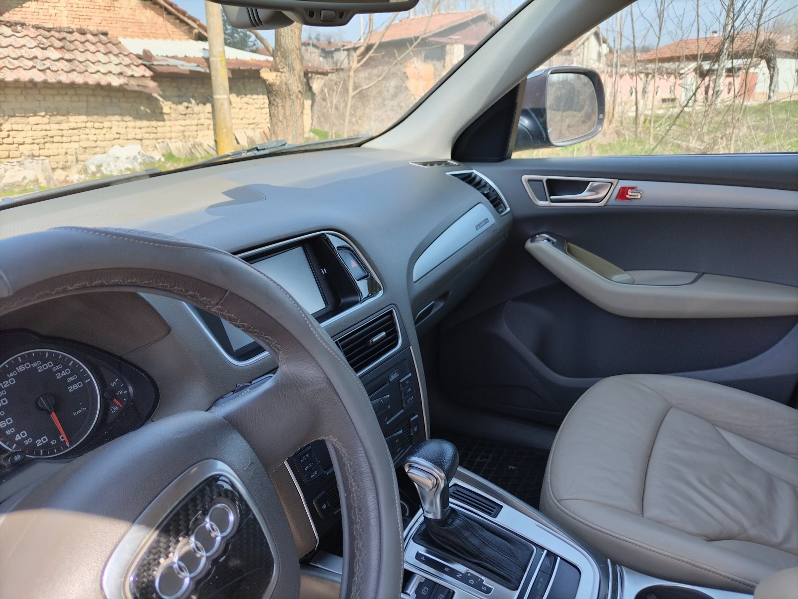 Audi Q5 2.0tdi, снимка 8 - Автомобили и джипове - 54172912