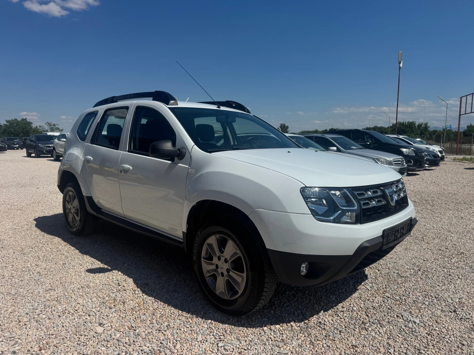 Dacia Duster * 1.6i* GPL* 105к.с* Navi* , снимка 2 - Автомобили и джипове - 55232003