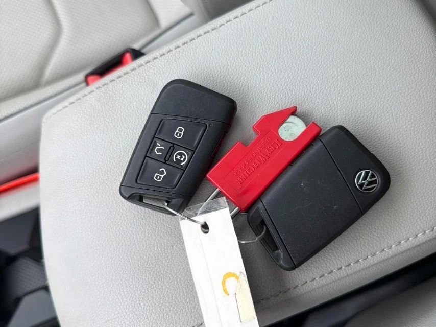 VW Tiguan Highline* R-Line* Back cam* Pano* Обдухване* 2ключ, снимка 10 - Автомобили и джипове - 55280196