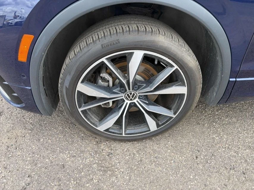 VW Tiguan Highline* R-Line* Back cam* Pano* Обдухване* 2ключ, снимка 6 - Автомобили и джипове - 55280196