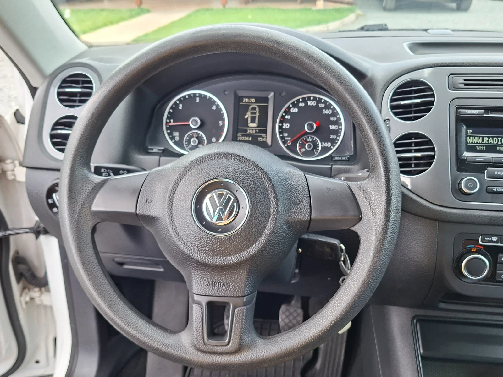 VW Tiguan 2.0 TDI 140/ 4X4/ 202.000km, снимка 12 - Автомобили и джипове - 55611443