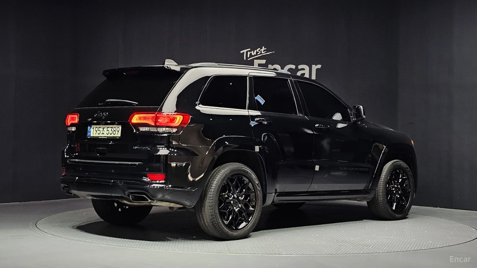 Jeep Grand cherokee 2021* LIMITED X* BLACK* �������* 8ZF* PANO* ������ | Mobile.bg � ����������� 3