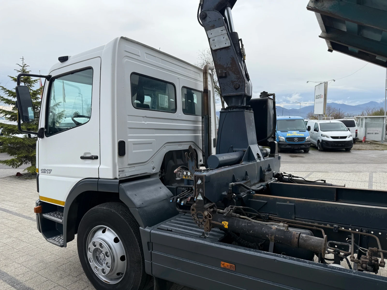 Mercedes-Benz Atego 1217 Самосвал с кран 4тонен  - изображение 5