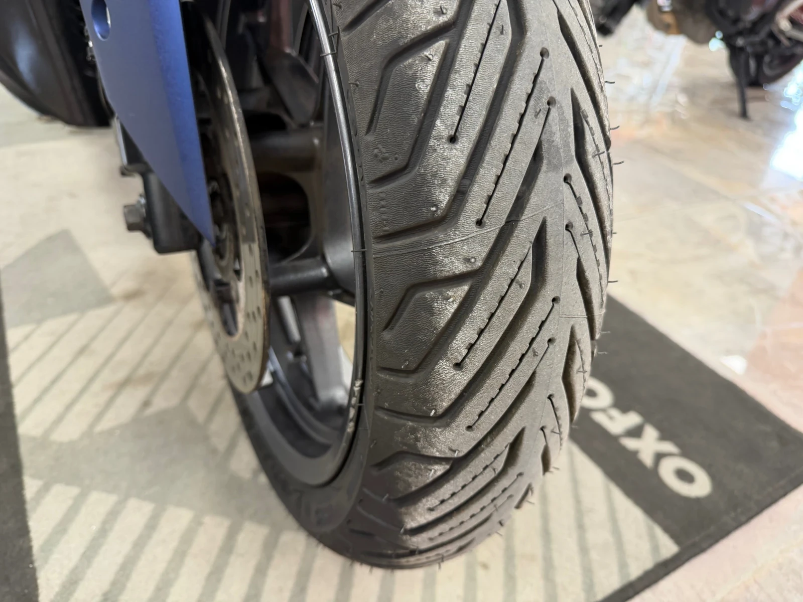 Yamaha X-max 300 ABS TC AKRAPOVIC, снимка 12 - Мотоциклети и мототехника - 54677171