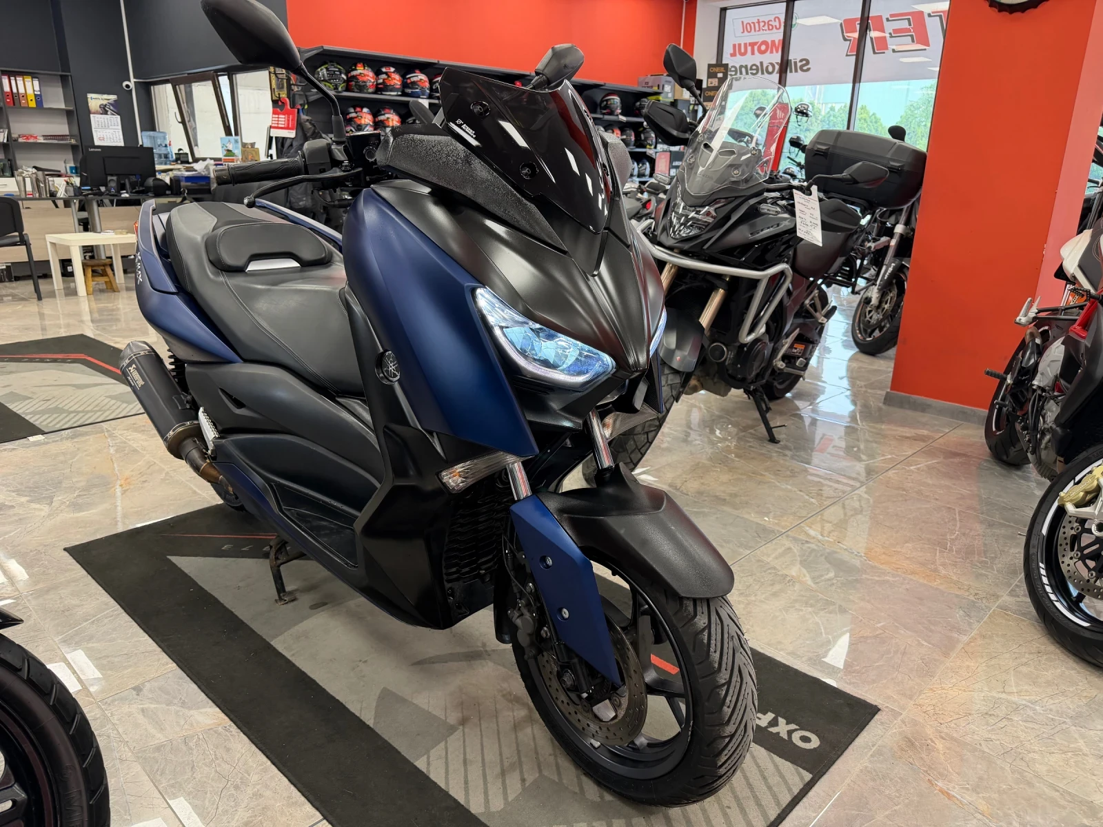 Yamaha X-max 300 ABS TC AKRAPOVIC, снимка 2 - Мотоциклети и мототехника - 54677171