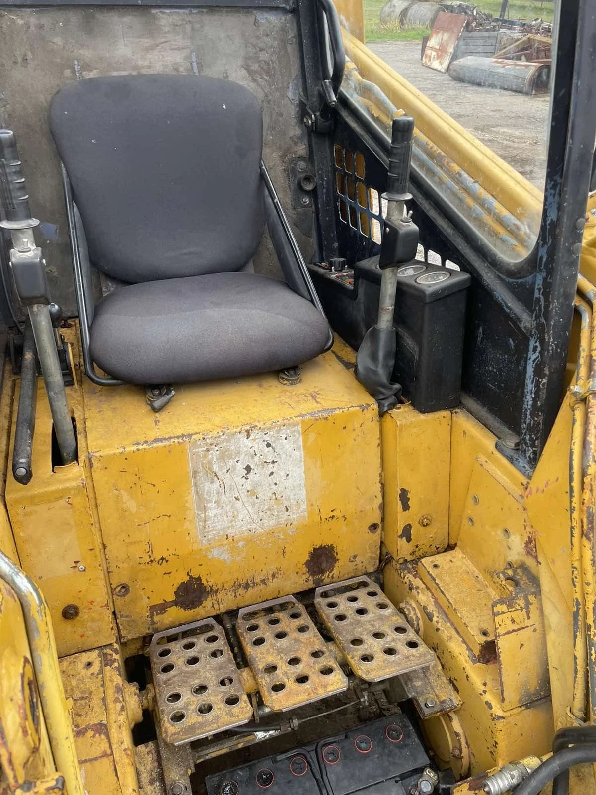 Мини челни товарачи Cat  - изображение 2