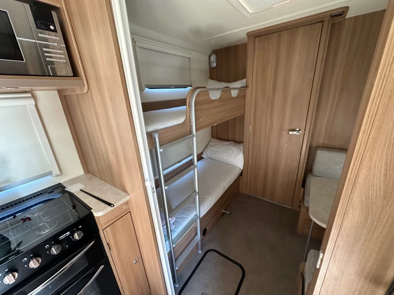 Каравана Bailey Pegasus IV, снимка 7 - Каравани и кемпери - 51206736