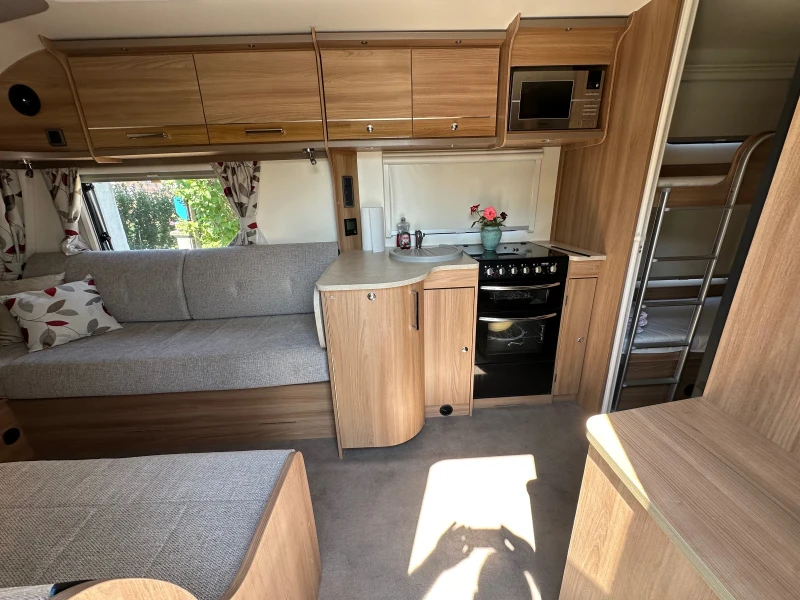 Каравана Bailey Pegasus IV, снимка 15 - Каравани и кемпери - 51206736