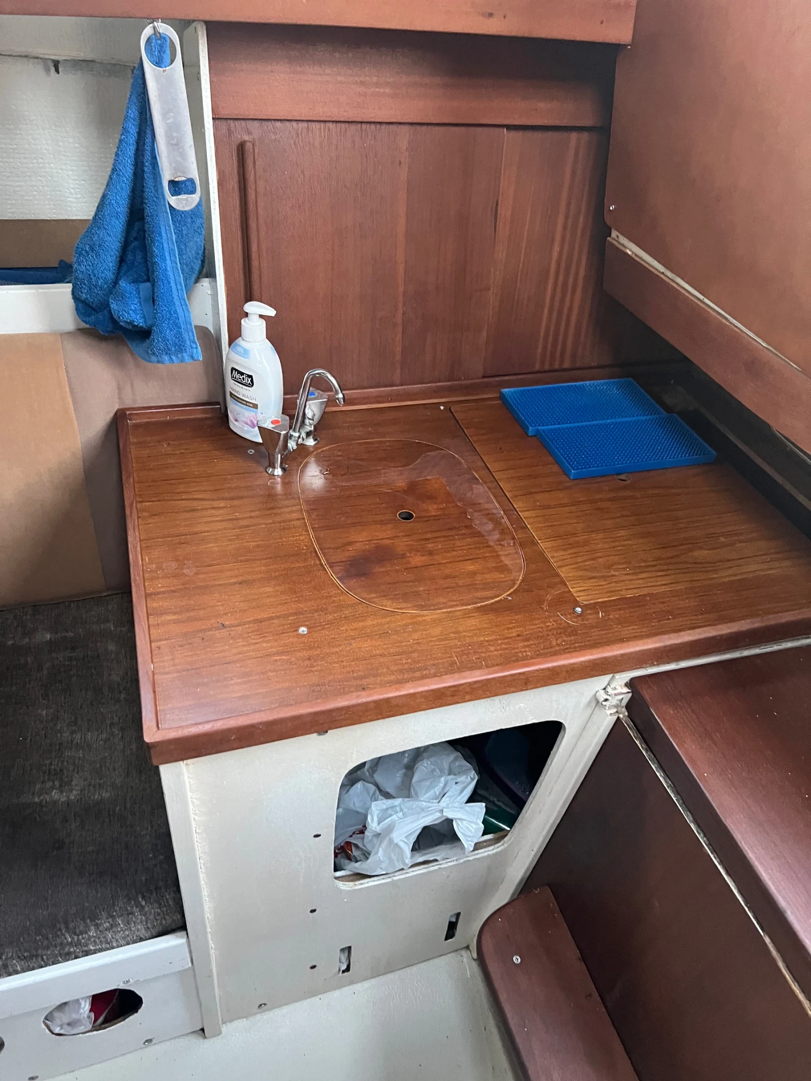   Albin Marin | Mobile.bg   7