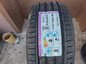 Гуми Летни 225/40R19, снимка 2 - Гуми и джанти - 41366132