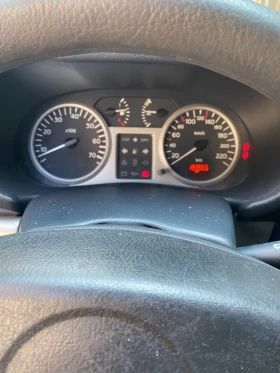 Renault Clio - 2000 € / 3911.66 лв. - 98191788 2