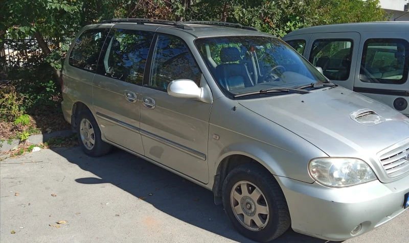 Kia Carnival, снимка 4 - Автомобили и джипове - 47644017