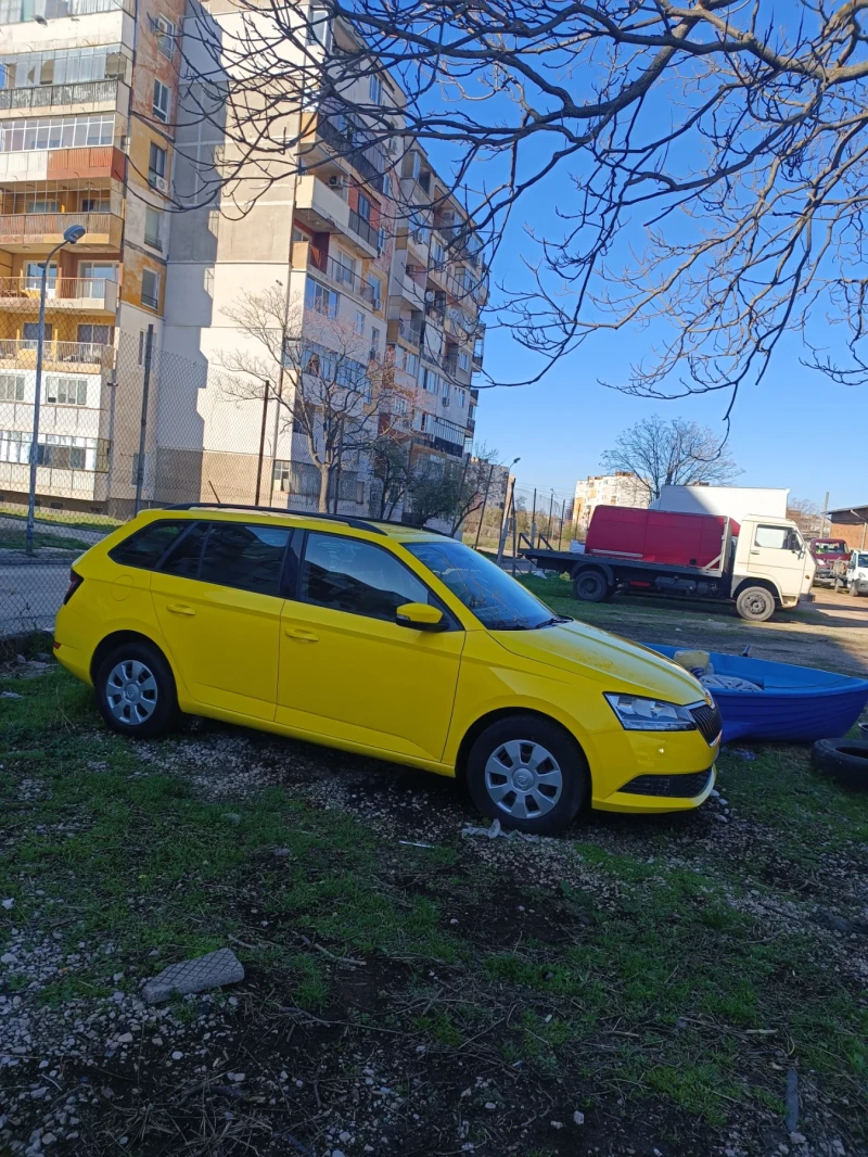 Skoda Fabia 1.0 MPI, снимка 2 - Автомобили и джипове - 49560829