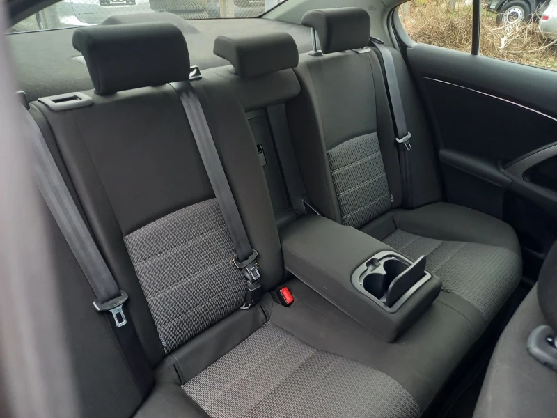 Toyota Avensis КАТО НОВА, FACELIFT, NAVI, KAMERA, 1.8I 147 К.С 6 , снимка 16 - Автомобили и джипове - 53191739
