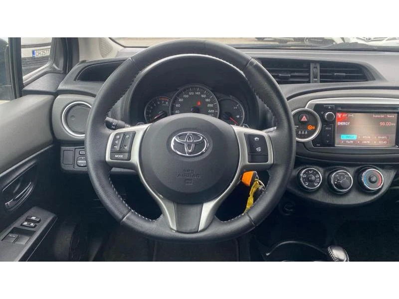 Toyota Yaris 1.3 AT - изображение 9