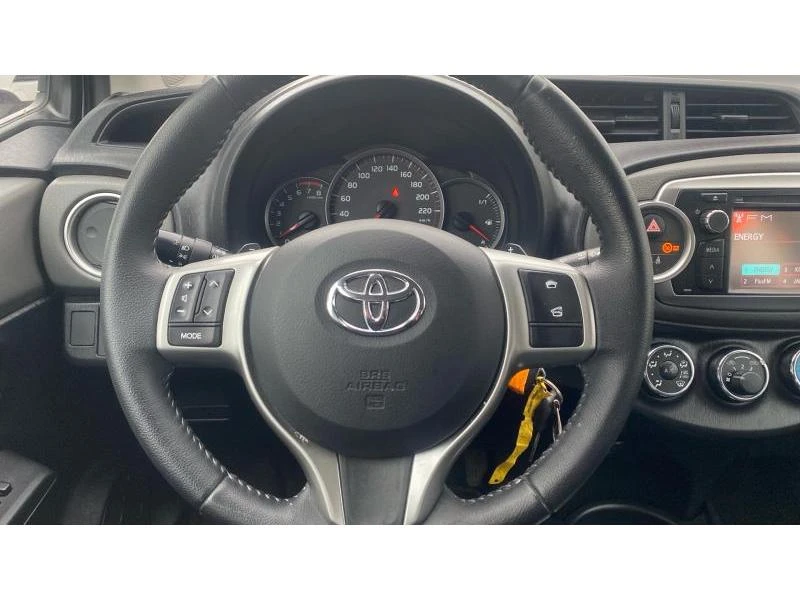 Toyota Yaris 1.3 AT, снимка 13 - Автомобили и джипове - 49541062