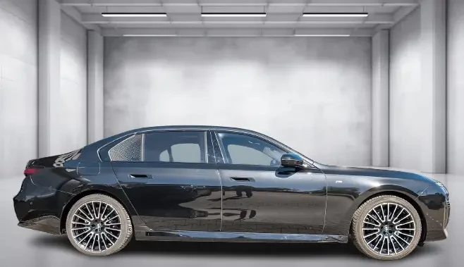 BMW 740 d xDrive = M-Sport Pro = Гаранция, снимка 3 - Автомобили и джипове - 54855557