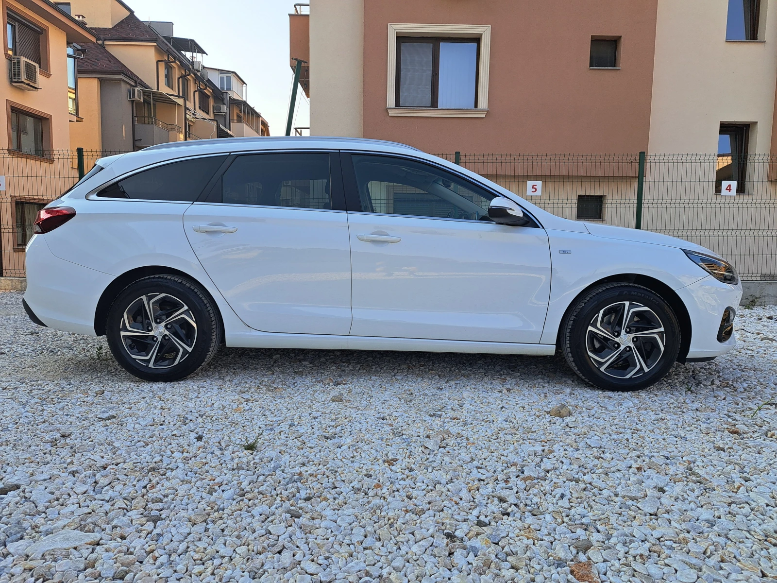 Hyundai I30 1.5 T-GDi Mild Hyb Smart - изображение 4