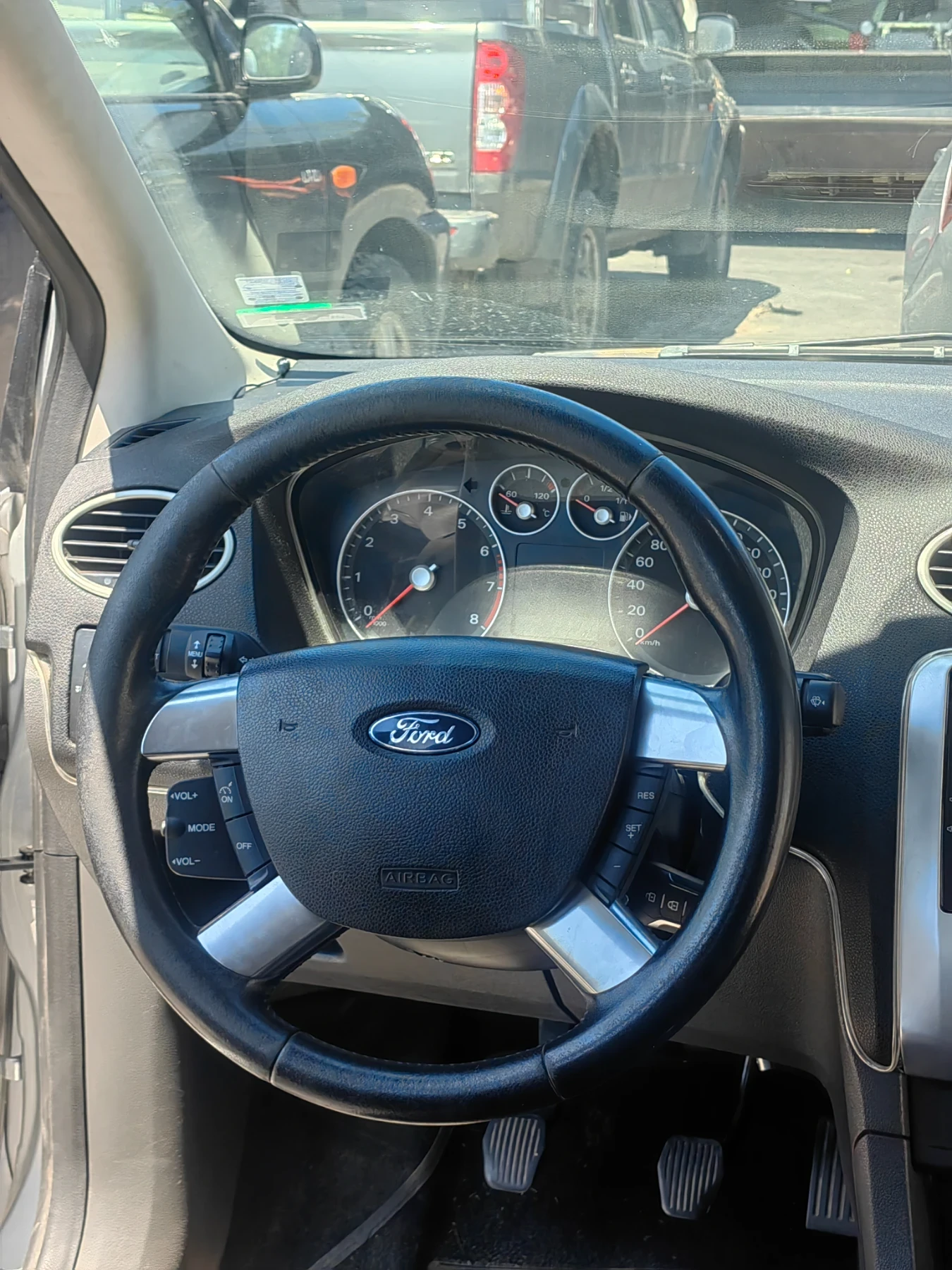 Ford Focus 1.6 TI-VCT - изображение 9