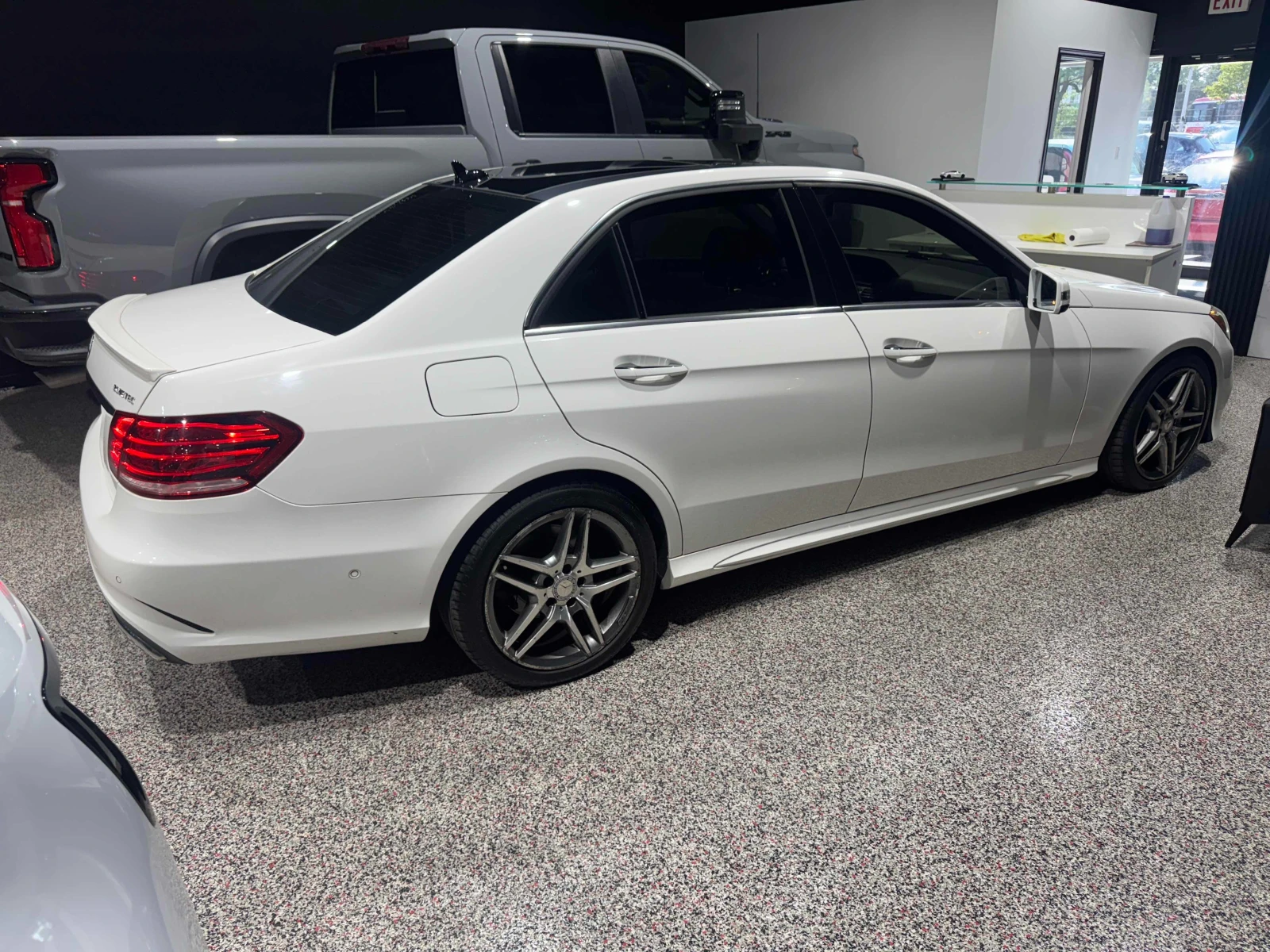 Mercedes-Benz E 250 2.2CDI-204кс- АMG LINE- - изображение 3