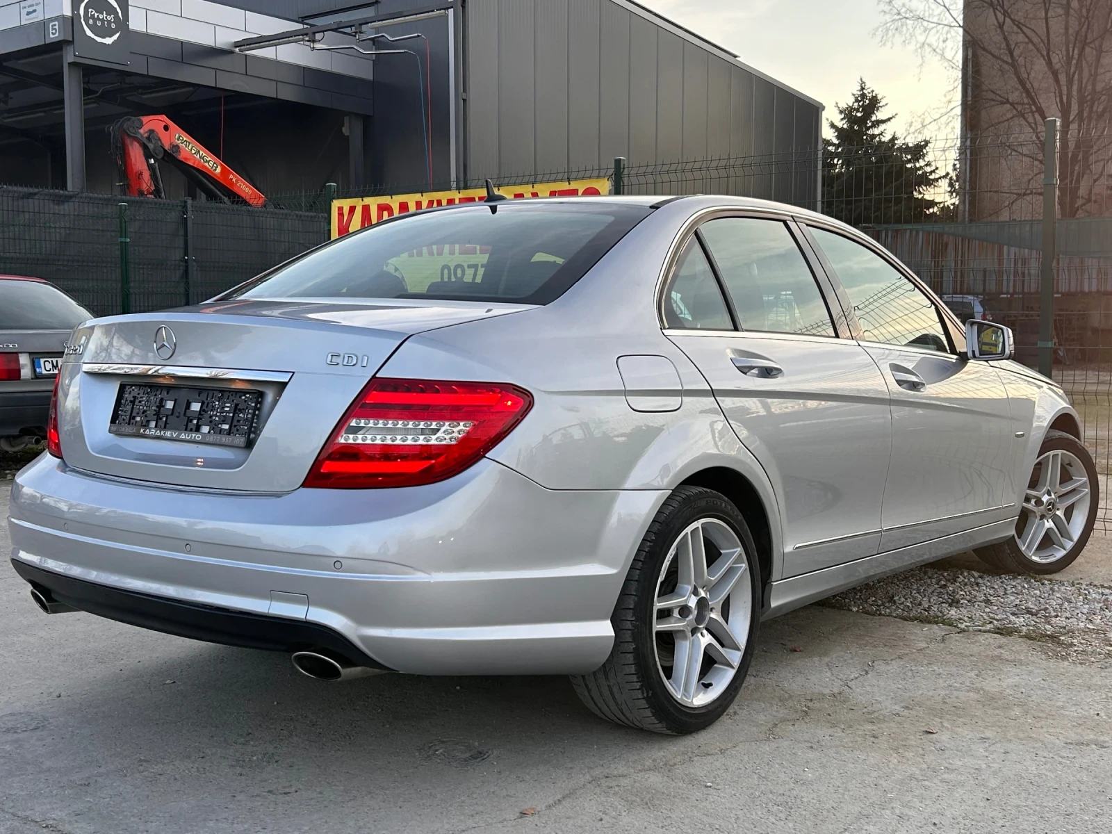 Mercedes-Benz C 320  - изображение 4