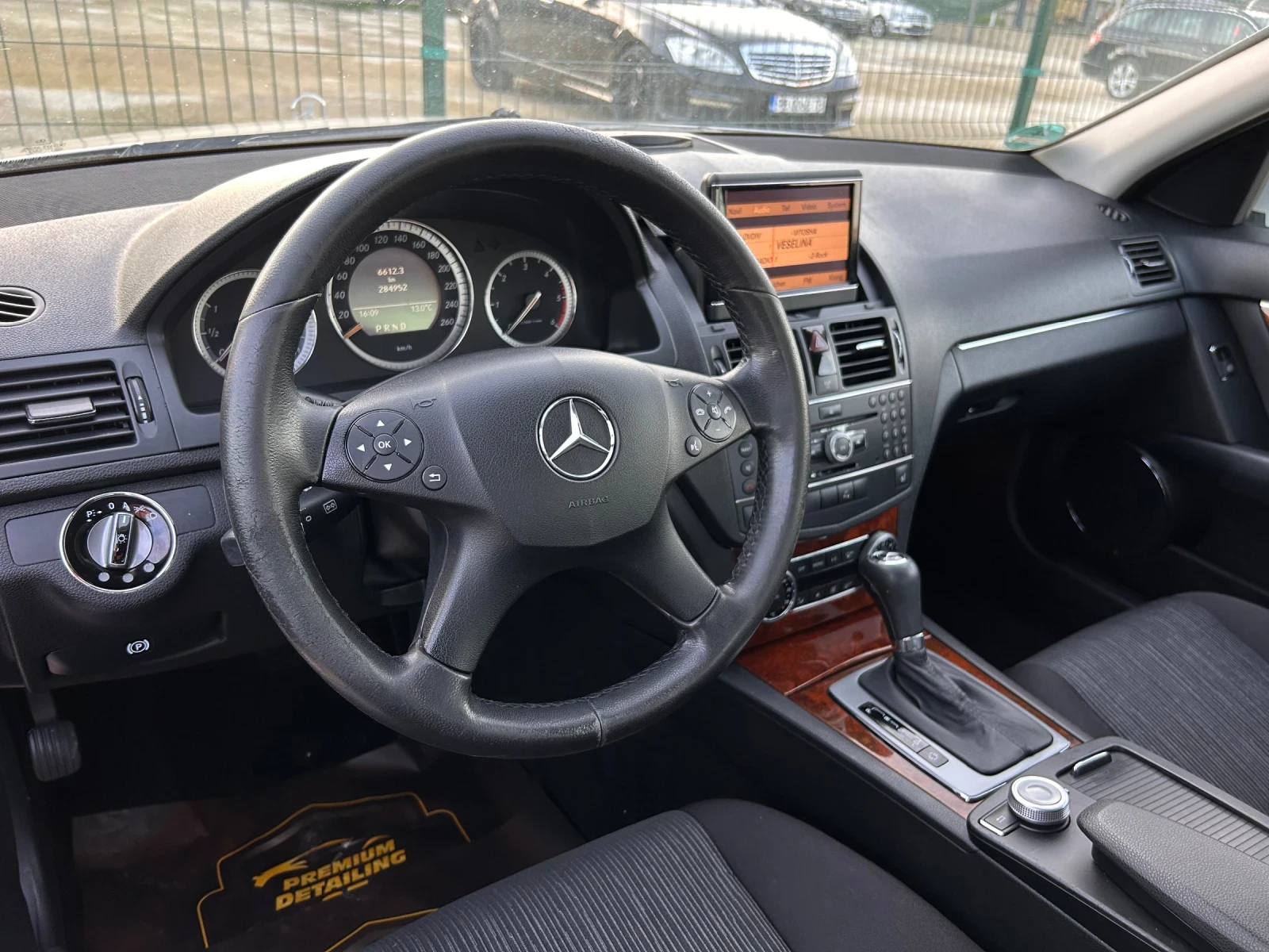 Mercedes-Benz C 320  - изображение 8