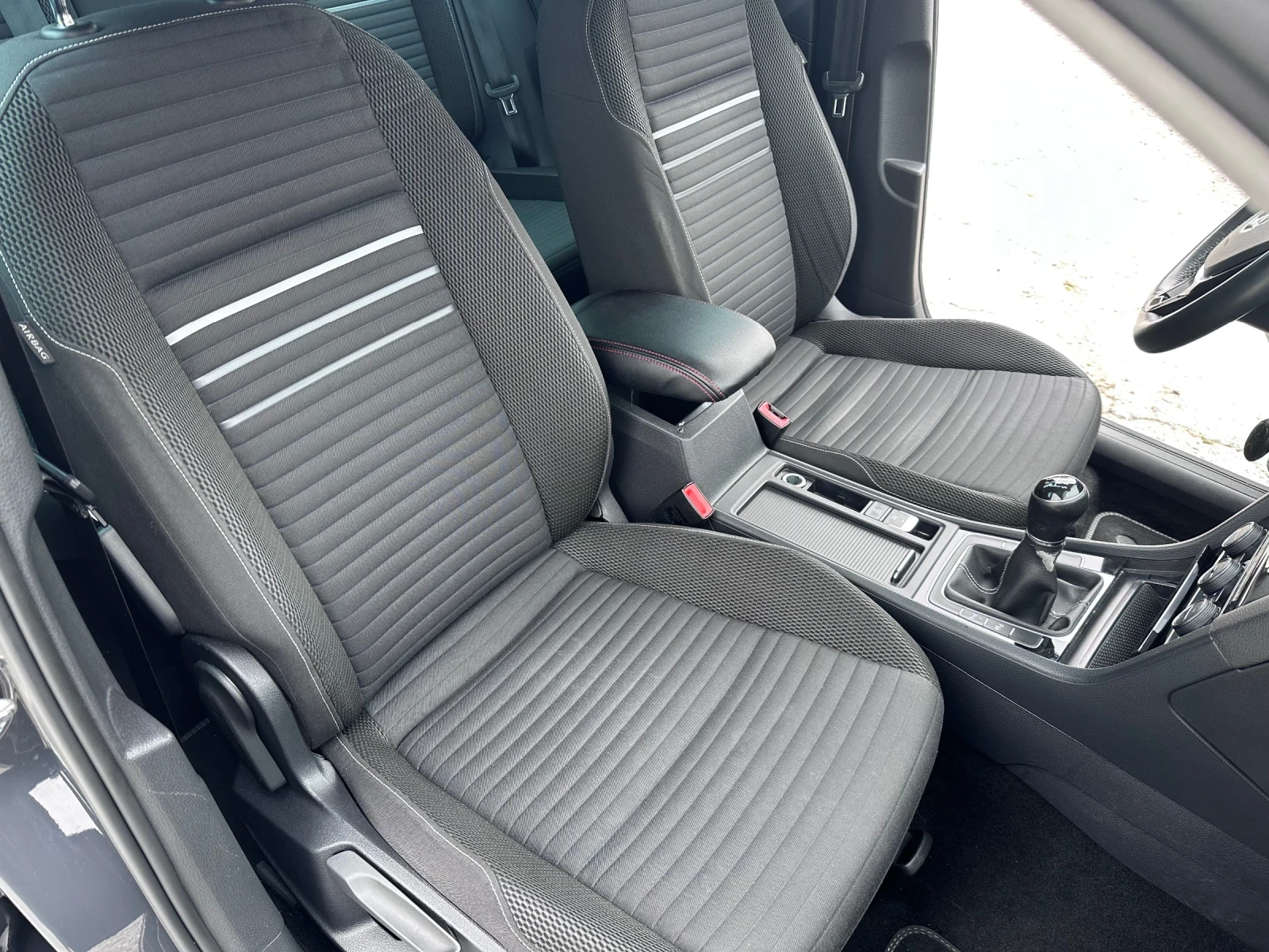 VW Golf 2.0TDI* CUP* LED* ОБСЛУЖЕН* СЕРВИЗНА ИСТОРИЯ* ПЕЧК, снимка 9 - Автомобили и джипове - 53962604