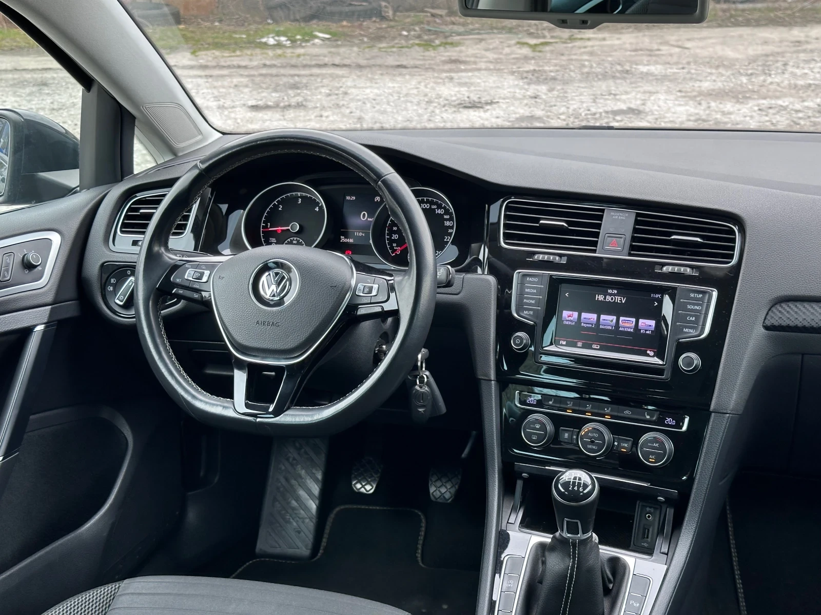 VW Golf 2.0TDI* CUP* LED* ОБСЛУЖЕН* СЕРВИЗНА ИСТОРИЯ* ПЕЧК, снимка 6 - Автомобили и джипове - 53962604