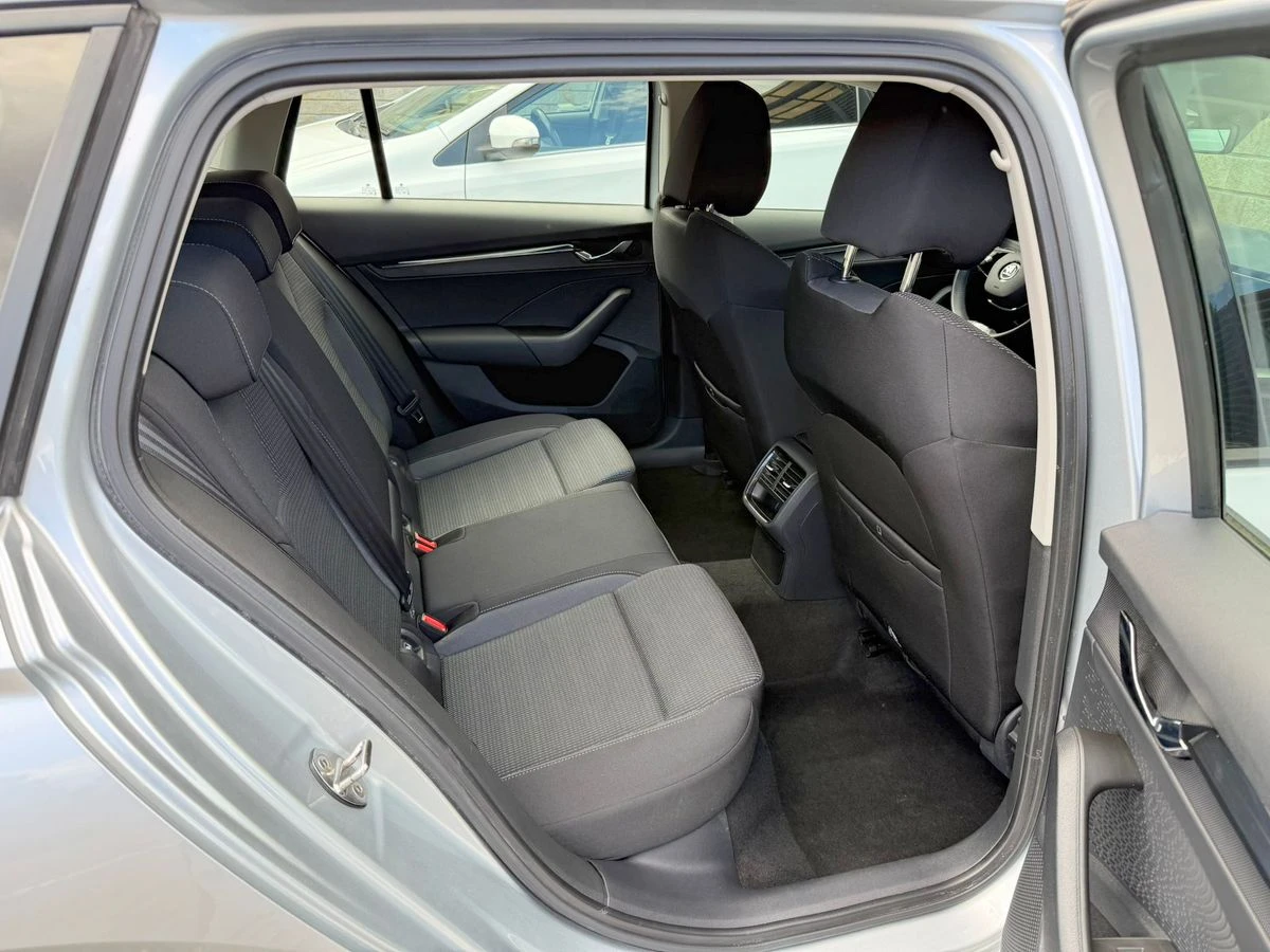 Skoda Octavia IV iV Plug-in hybrid , снимка 15 - Автомобили и джипове - 54161429