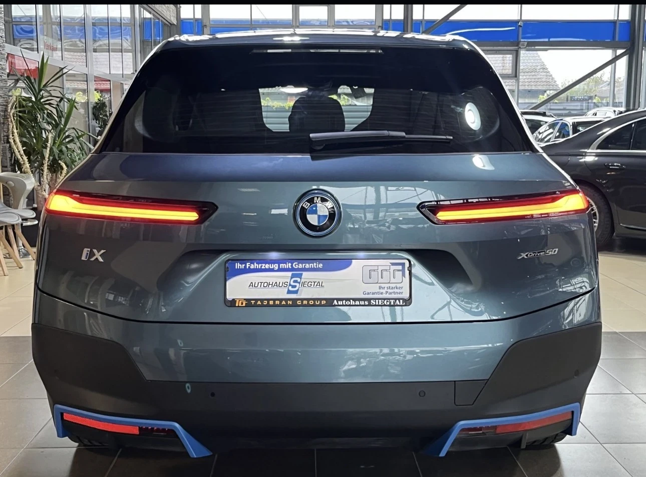 BMW iX 50 Harman HUD, снимка 5 - Автомобили и джипове - 54184901