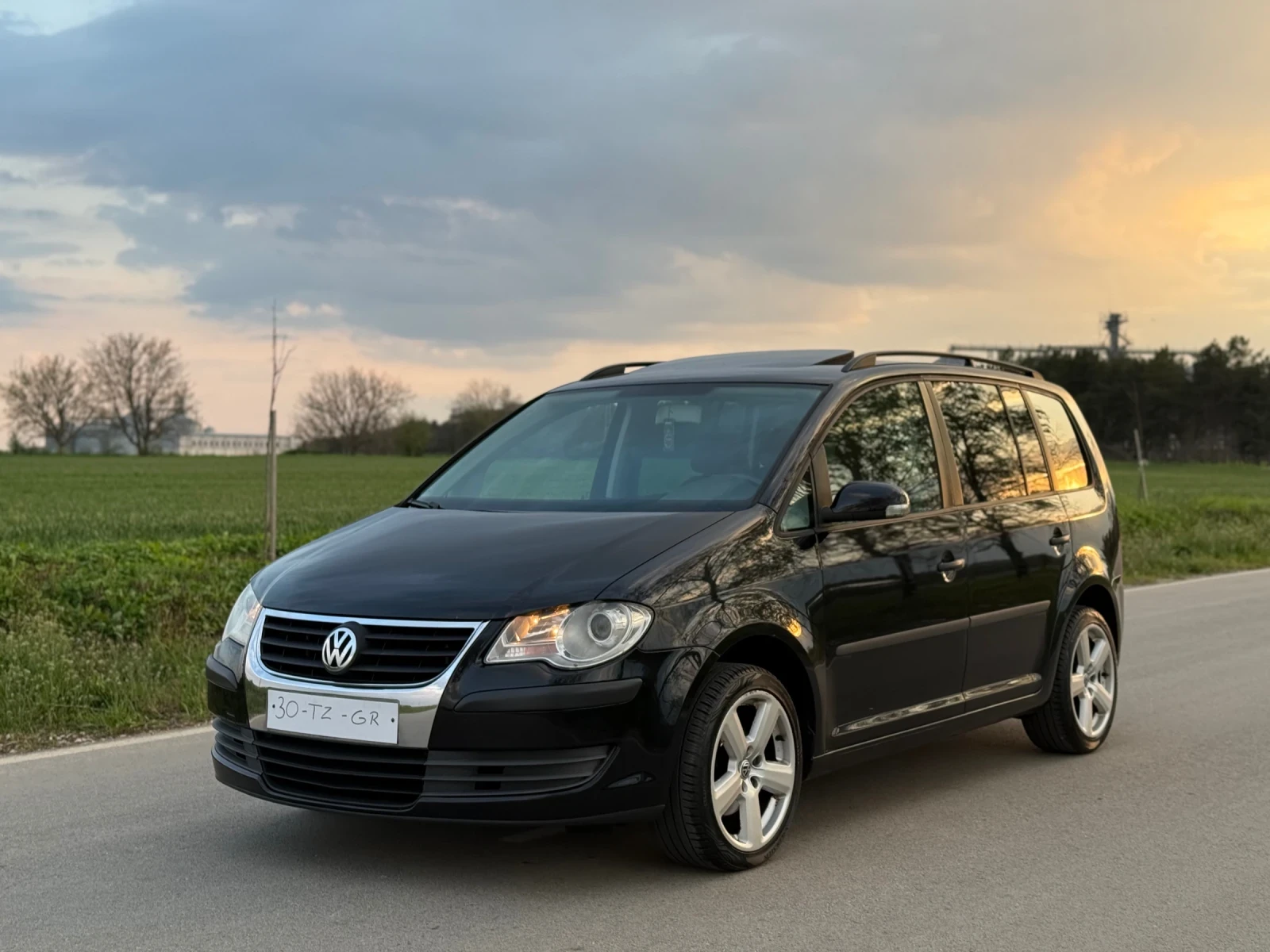 VW Touran * Шибедах* 1.9tdi * DSG, снимка 3 - Автомобили и джипове - 54231454