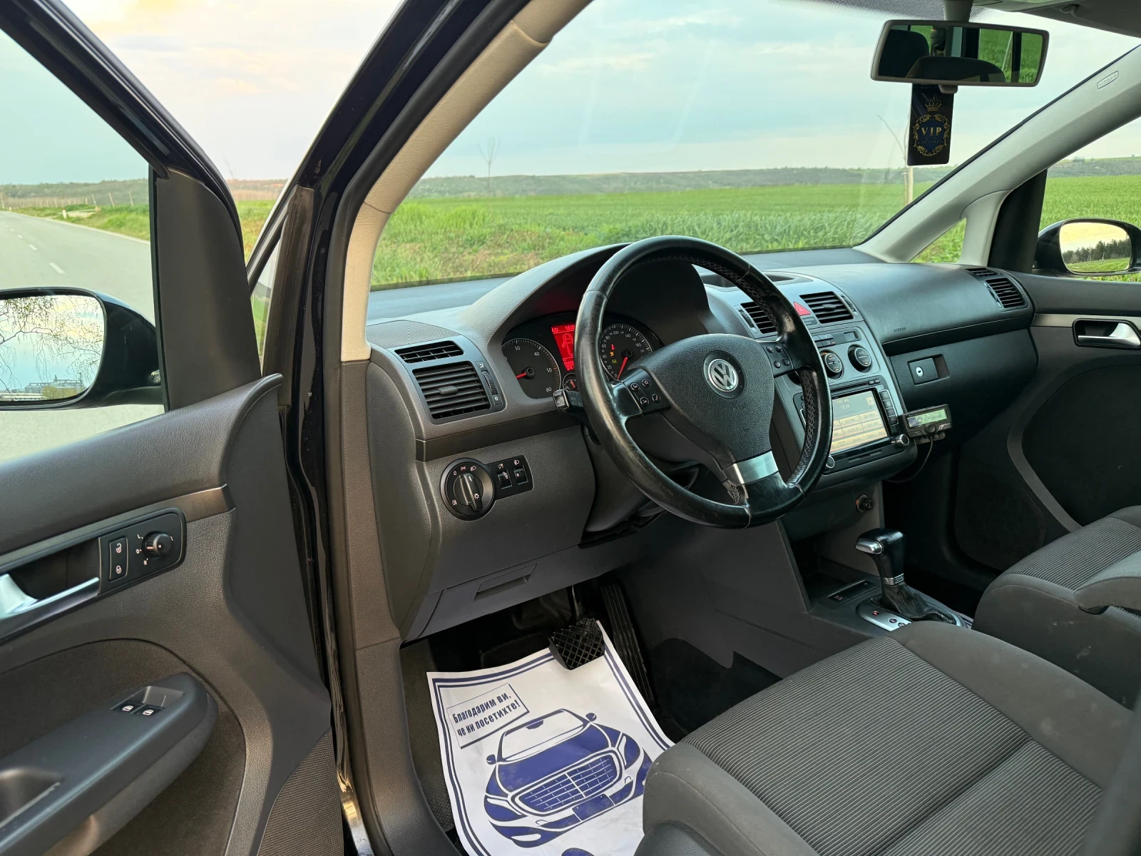 VW Touran * Шибедах* 1.9tdi * DSG, снимка 6 - Автомобили и джипове - 54231454