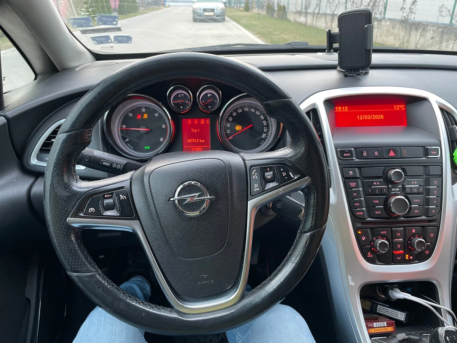 Opel Astra 2.0 CDTI, снимка 7 - Автомобили и джипове - 54670730