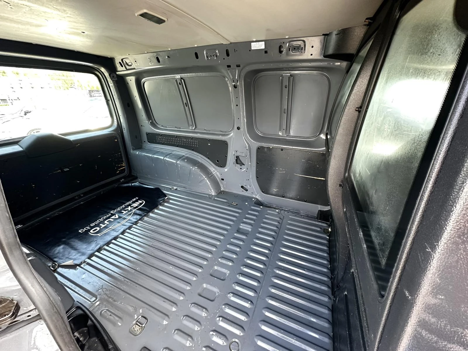 VW Caddy 2.0TDI 122HP 4MOTION EURO6B, снимка 11 - Автомобили и джипове - 54748979