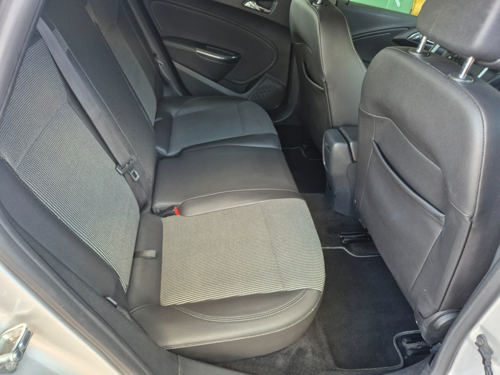 Opel Astra 1.7CDTI, 125k.c., снимка 13 - Автомобили и джипове - 54900818