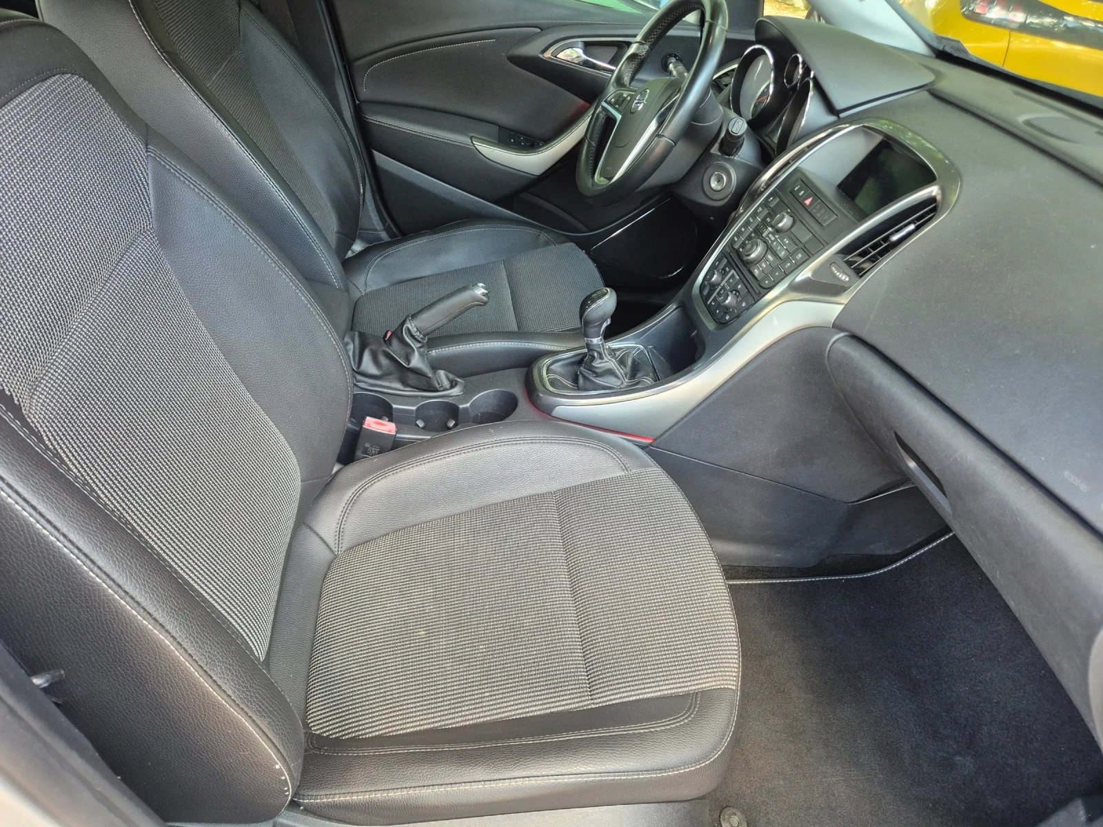 Opel Astra 1.7CDTI, 125k.c., снимка 12 - Автомобили и джипове - 54900818