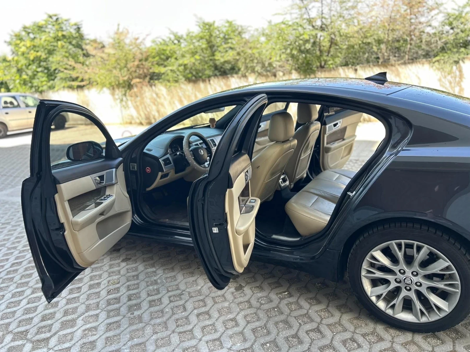Jaguar Xf, снимка 9 - Автомобили и джипове - 55167068