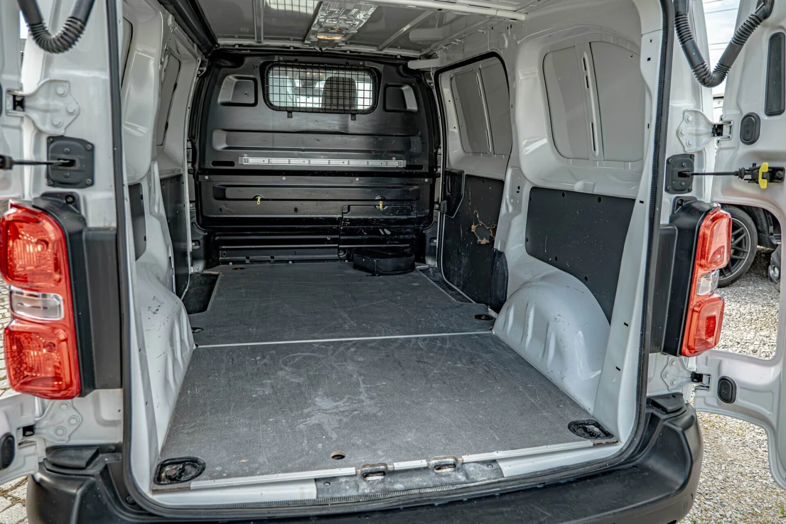 Toyota Proace City Verso Electro/Товарен/Навигация/Климатик, снимка 7 - Автомобили и джипове - 55205792