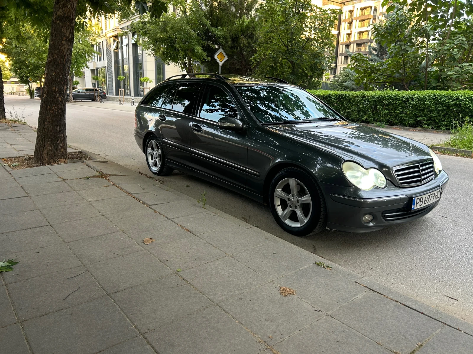 Mercedes-Benz C 220, снимка 11 - Автомобили и джипове - 55235578