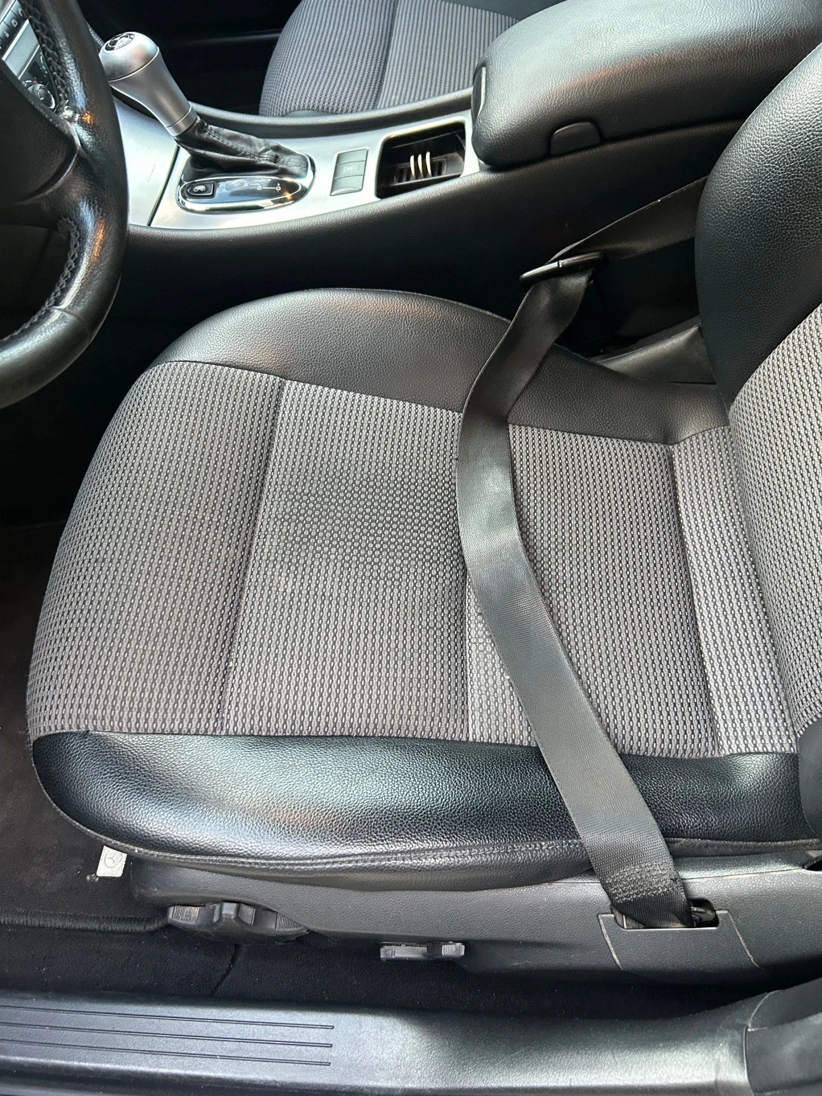 Mercedes-Benz C 220, снимка 6 - Автомобили и джипове - 55235578
