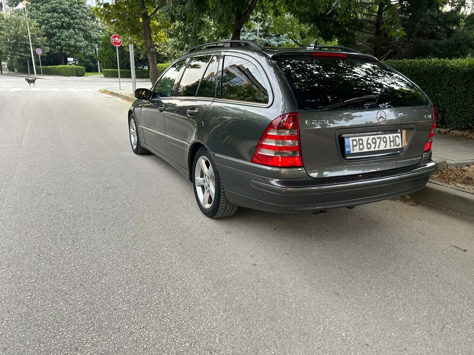 Mercedes-Benz C 220, снимка 2 - Автомобили и джипове - 55235578