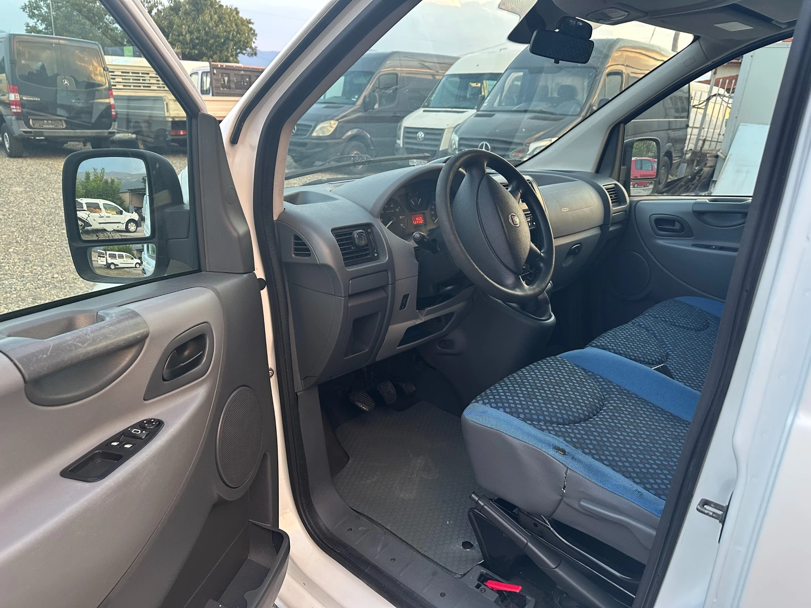 Fiat Scudo 2.0hdi / klima / 3mesta, снимка 6 - Автомобили и джипове - 55606548