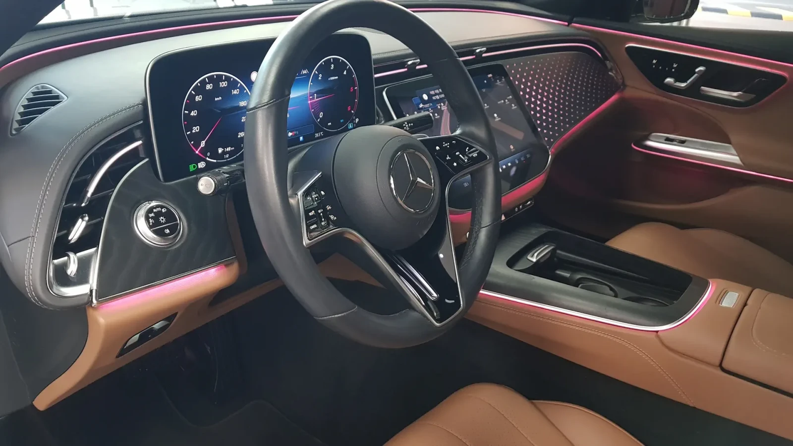 Mercedes-Benz E 220 4MATIC | EXCLUSIVE , снимка 11 - Автомобили и джипове - 56022702
