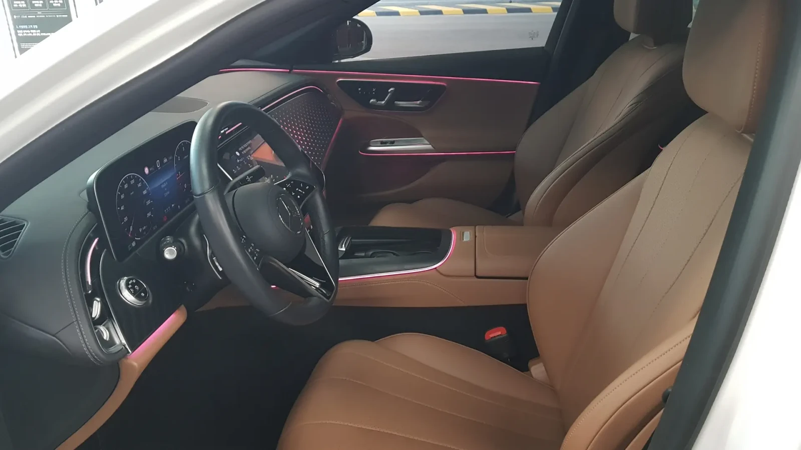 Mercedes-Benz E 220 4MATIC | EXCLUSIVE , снимка 12 - Автомобили и джипове - 56022702