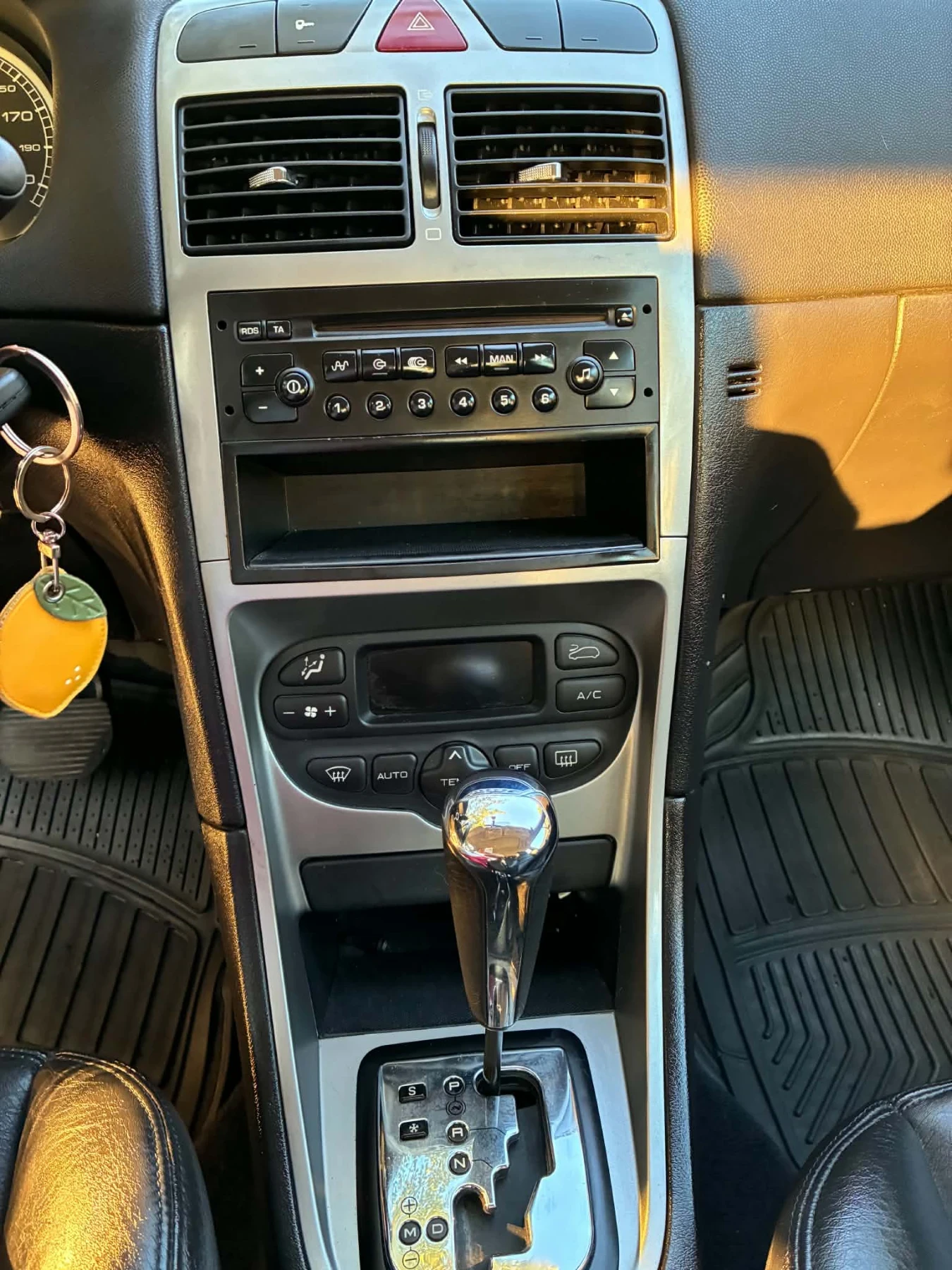 Peugeot 307, снимка 7 - Автомобили и джипове - 56378431
